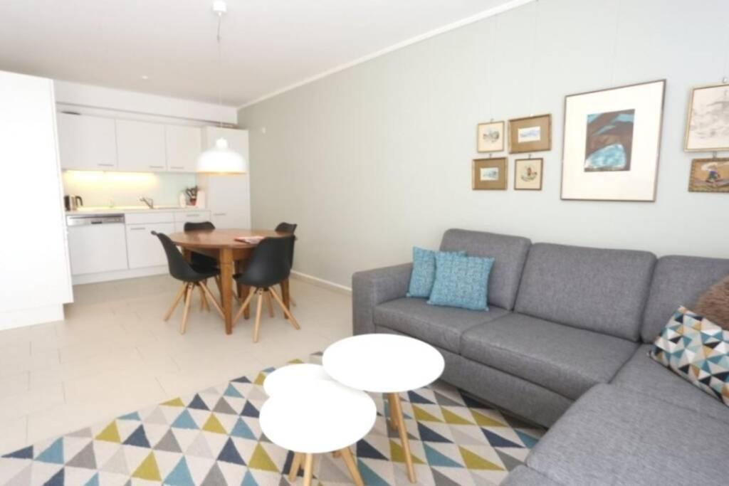 Large Family Retro Flat In City Center- Large Terrace & Garden View, Free Parking Luxemburgo Exterior foto