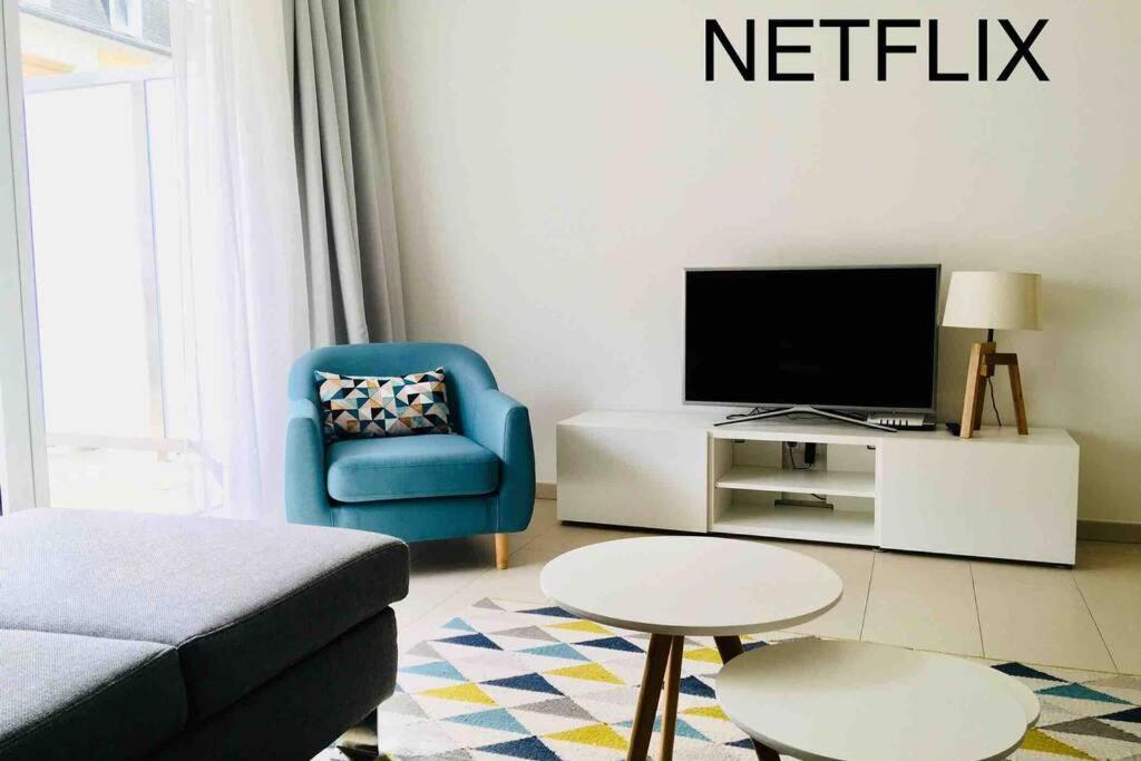 Large Family Retro Flat In City Center- Large Terrace & Garden View, Free Parking Luxemburgo Exterior foto